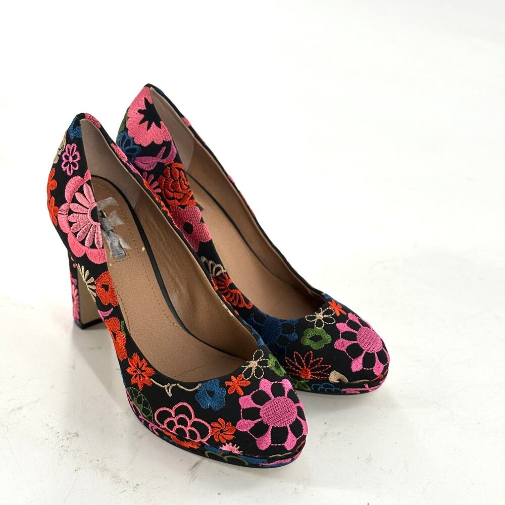 Tahari Black Floral Embroidered Platform Pumps - Picture 6 of 7
